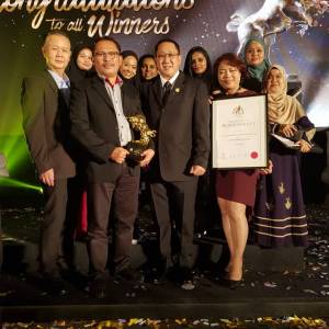 Golden-Bull-Awards-2018-5-300x300xc  