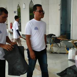 program-cuci-masjid-5-300x300xc  